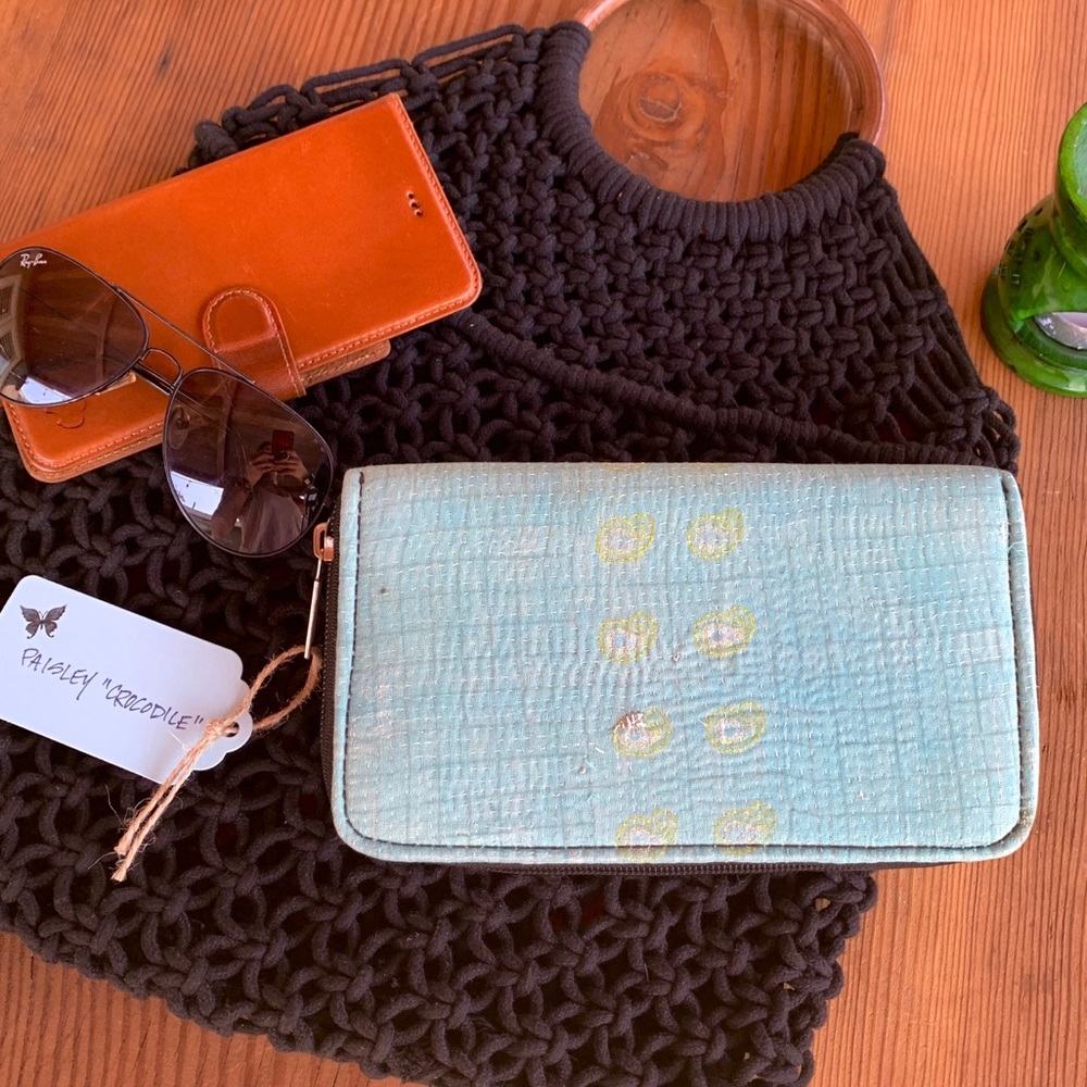 ✨ARTISAN KANTHA SARI ZIPPER CLUTCH WALLET